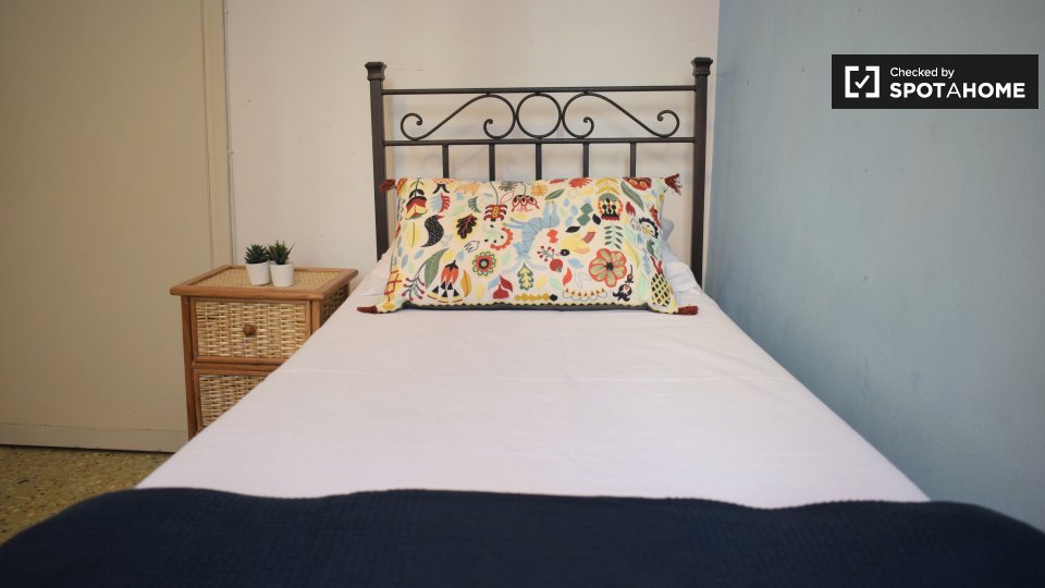 Immagine 2 di Camera condivisa in affitto  in Via Giovanni Targioni Tozzetti a Firenze