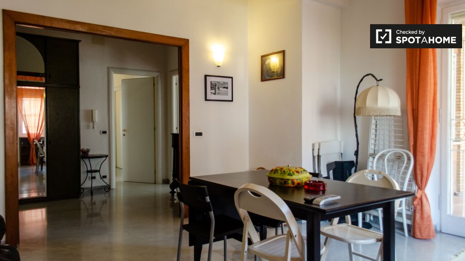 Immagine 7 di Camera condivisa in affitto  in Via Francesco De Vico, 00142 Roma RM, Italy a Roma