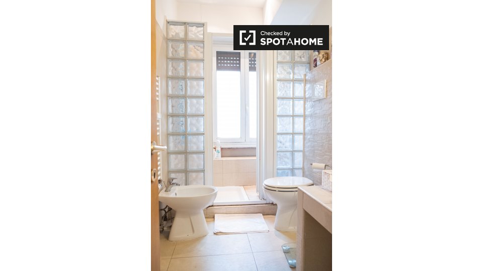 Immagine 19 di Appartamento in affitto  in Piazzale dei Partigiani a Roma