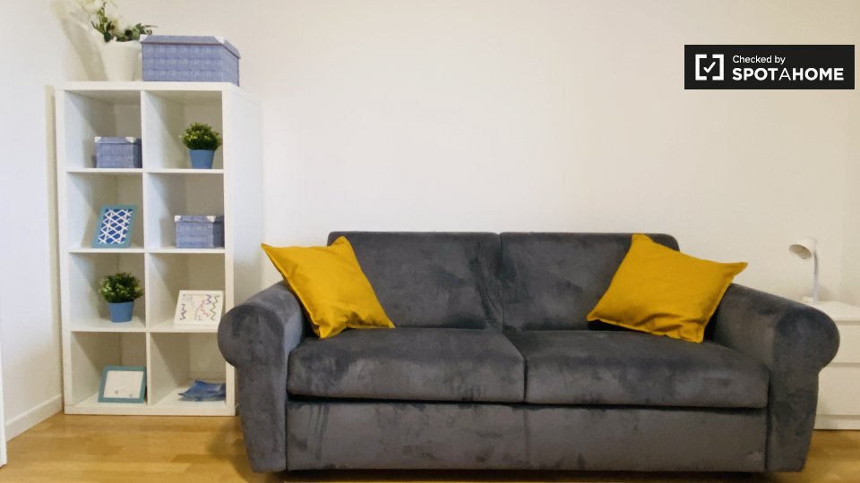 Immagine 9 di Ufficio in affitto  in Via Ugo Tognazzi a Milano