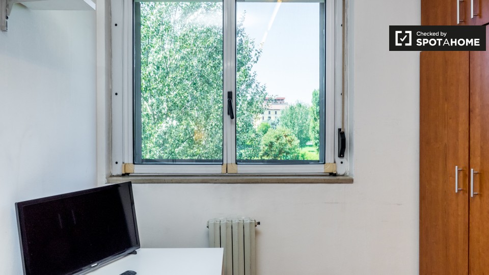 Immagine 8 di Camera condivisa in affitto  in Via dei Missaglia a Milano