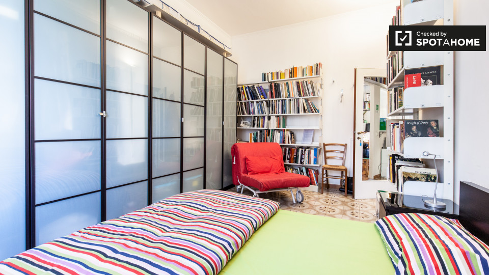 Immagine 3 di Camera condivisa in affitto  in Via Ettore Rolli a Roma