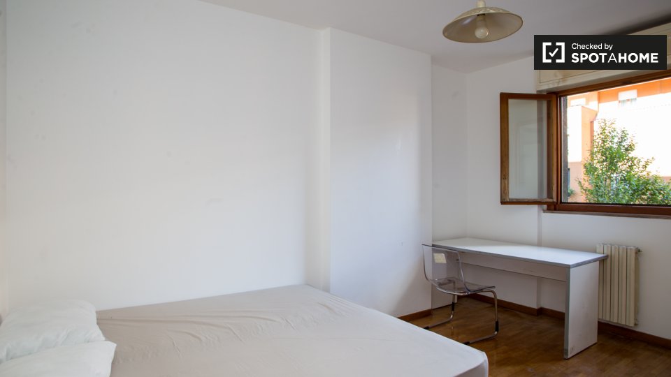 Immagine 1 di Camera condivisa in affitto  in Via Nicola Romeo a Milano