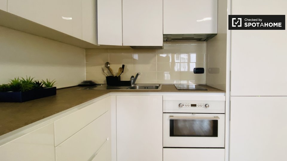 Immagine 13 di Ufficio in affitto  in Via Ugo Tognazzi a Milano