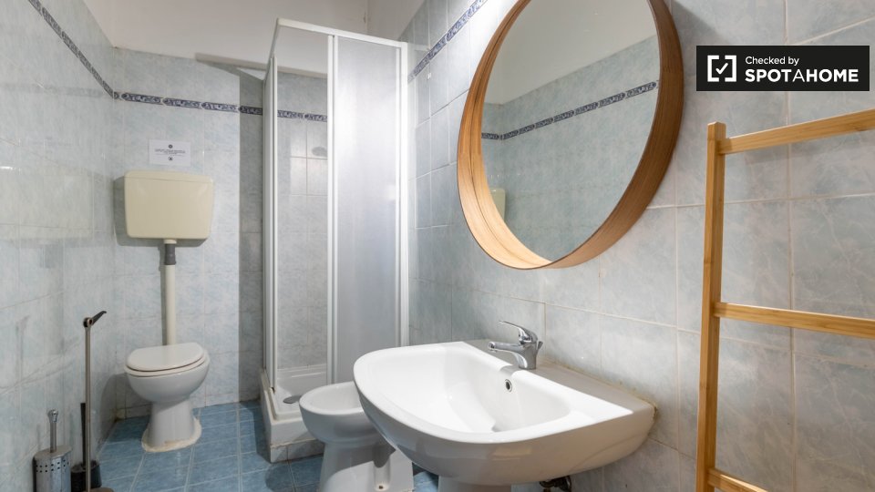 Immagine 13 di Appartamento in affitto  in Borgo Ognissanti a Firenze