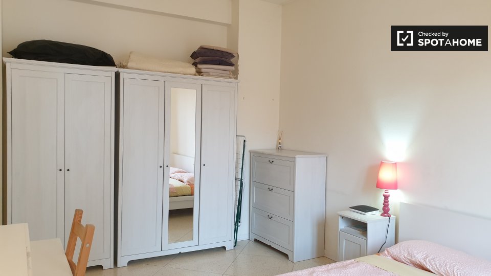 Immagine 3 di Camera condivisa in affitto  in Via Gentilino a Milano