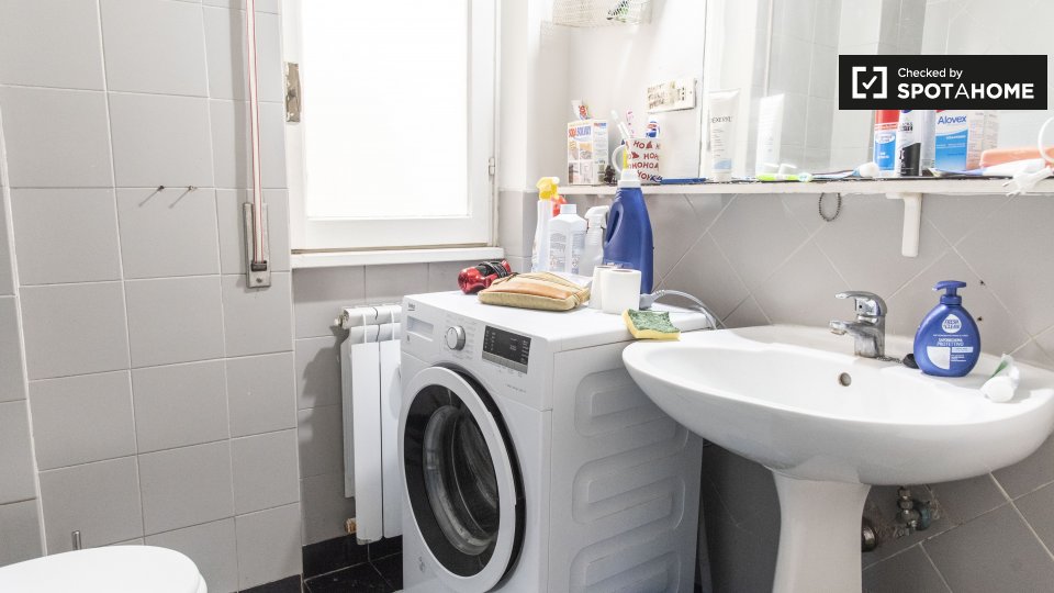 Immagine 9 di Camera condivisa in affitto  in Largo Francesco Anzani a Roma