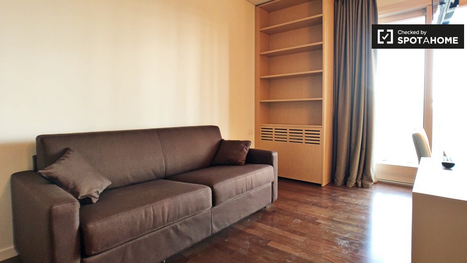 Immagine 2 di Ufficio in affitto  in Via Carlo Imbonati, 20159 Milano MI, Italy a Milano