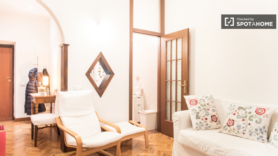 Immagine 6 di Camera condivisa in affitto  in Via Napoli a Roma