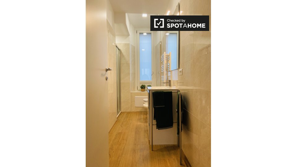 Immagine 11 di Camera condivisa in affitto  in P.za XXV Aprile a Milano