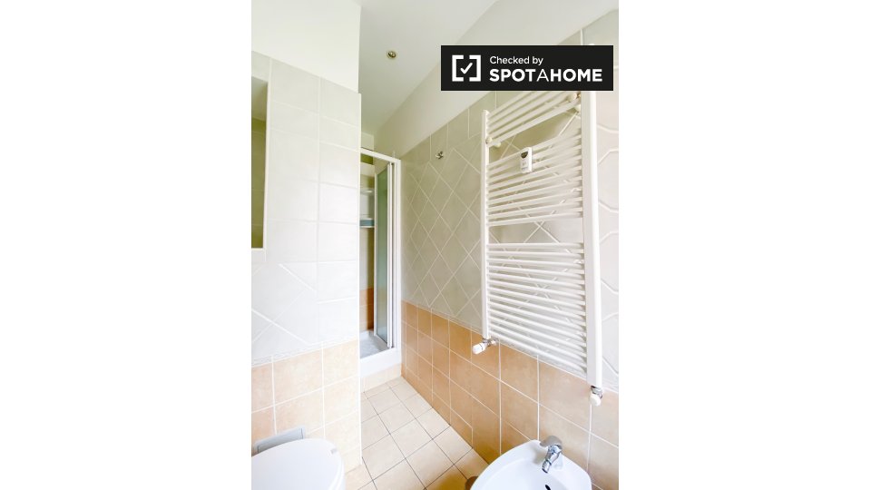 Immagine 7 di Camera condivisa in affitto  in Via Giovanni da Empoli a Roma