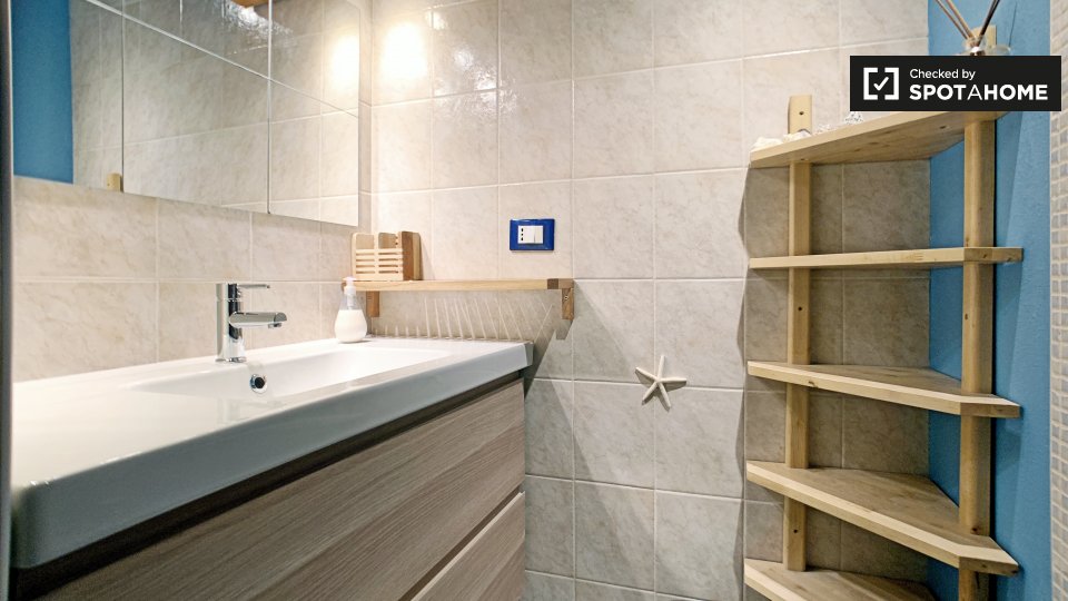 Immagine 13 di Appartamento in affitto  in Via Nicastro, 20137 Milano MI, Italy a Milano