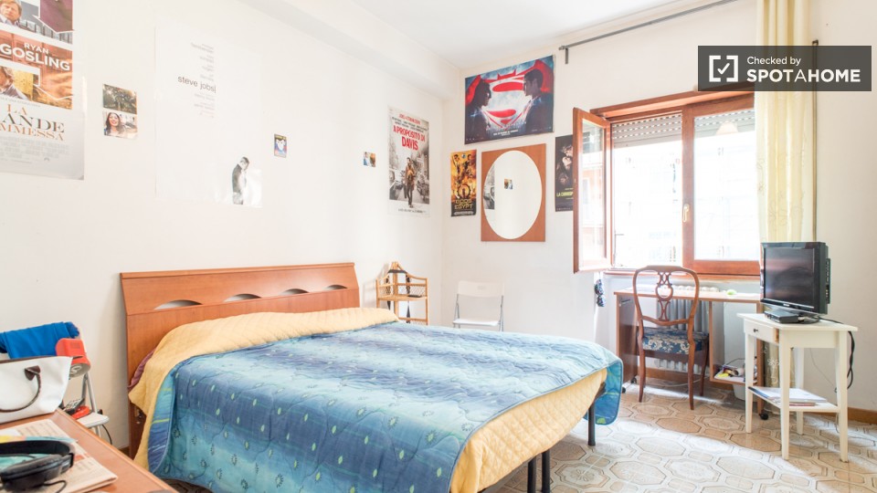 Immagine 1 di Camera condivisa in affitto  in Largo Somalia a Roma