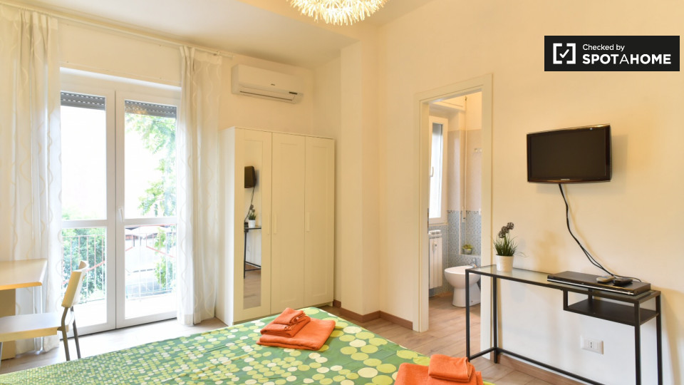 Immagine 13 di Camera condivisa in affitto  in Via Anton da Noli a Roma