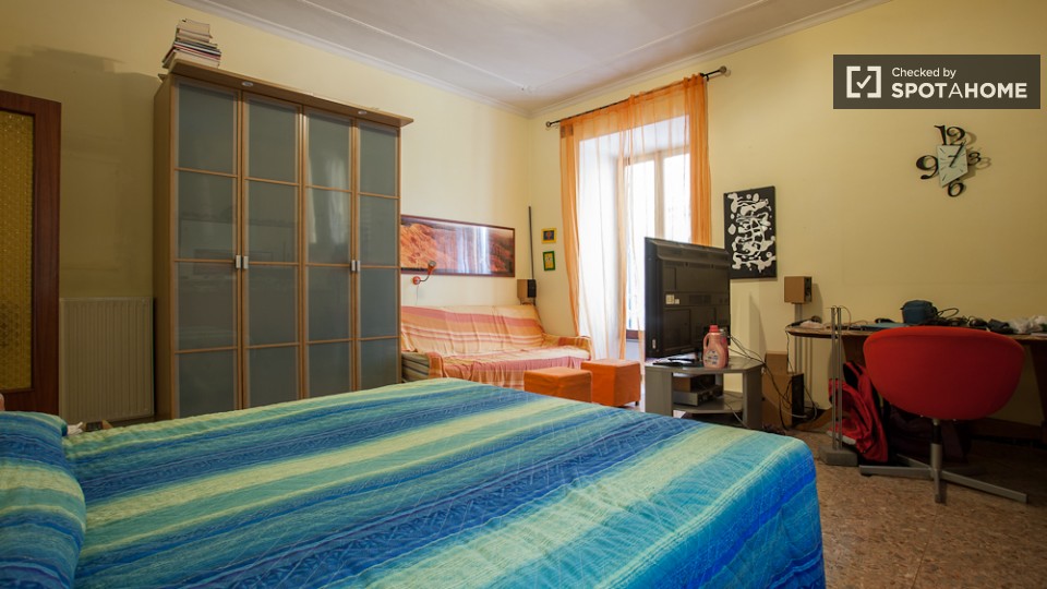 Immagine 2 di Camera condivisa in affitto  in Via Mecenate a Roma