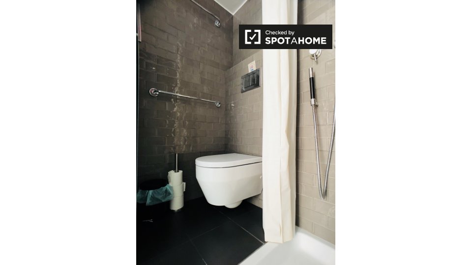 Immagine 19 di Appartamento in affitto  in Via Capo d'Africa, 00184 Roma RM, Italy a Roma