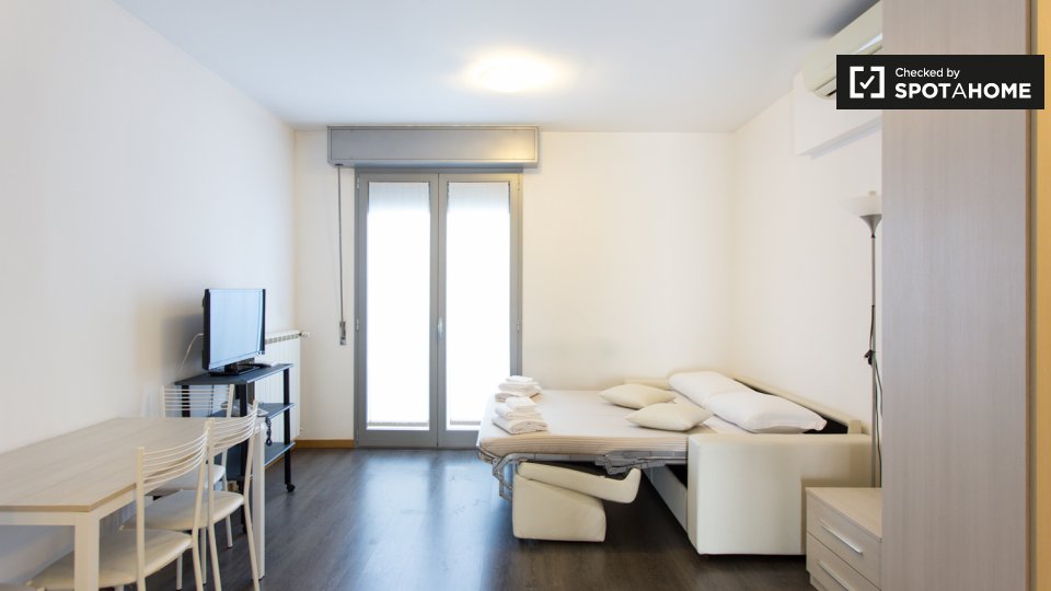 Immagine 1 di Ufficio in affitto  in Via Privata Leonardo Bruni, 20158 Milano MI, Italy a Milano