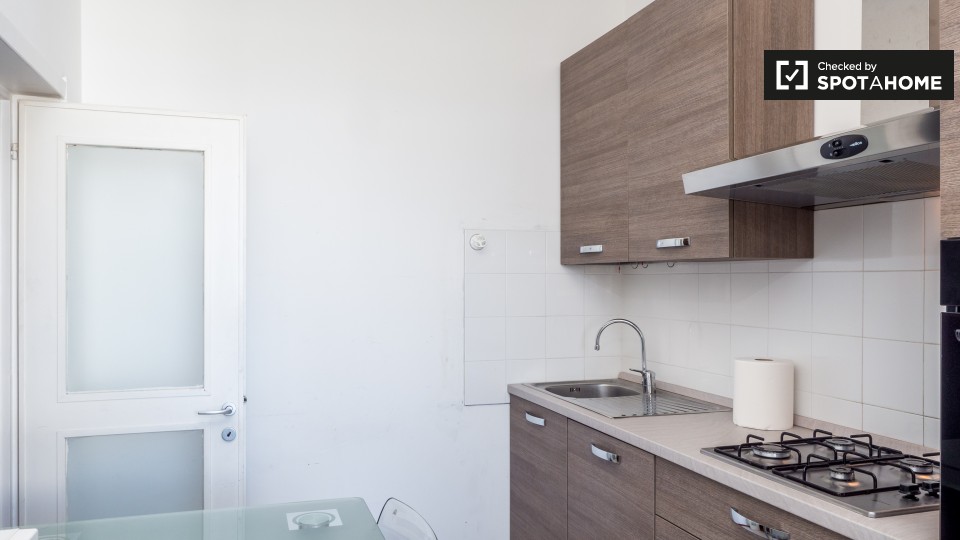 Immagine 10 di Camera condivisa in affitto  in Via Michele Saponaro a Milano