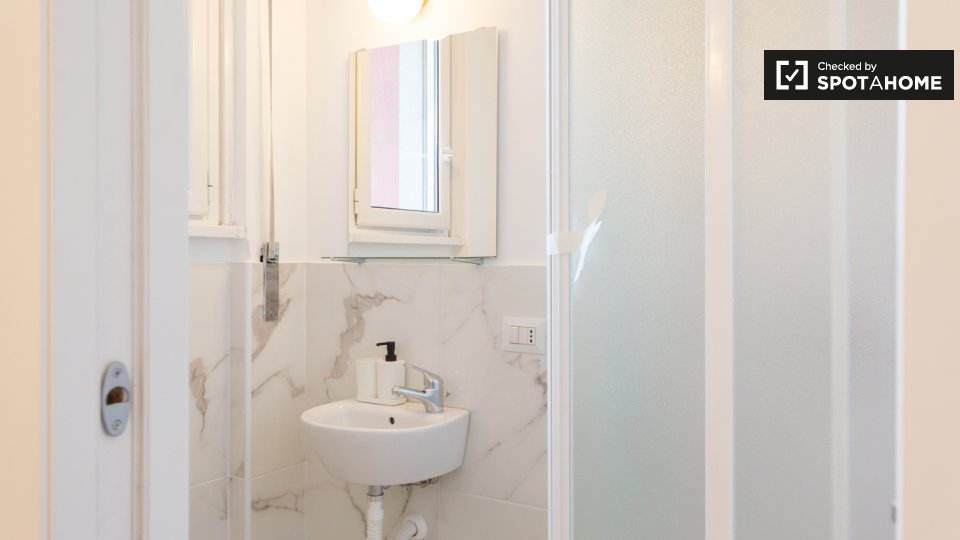 Immagine 8 di Ufficio in affitto  in Viale Gorizia a Milano