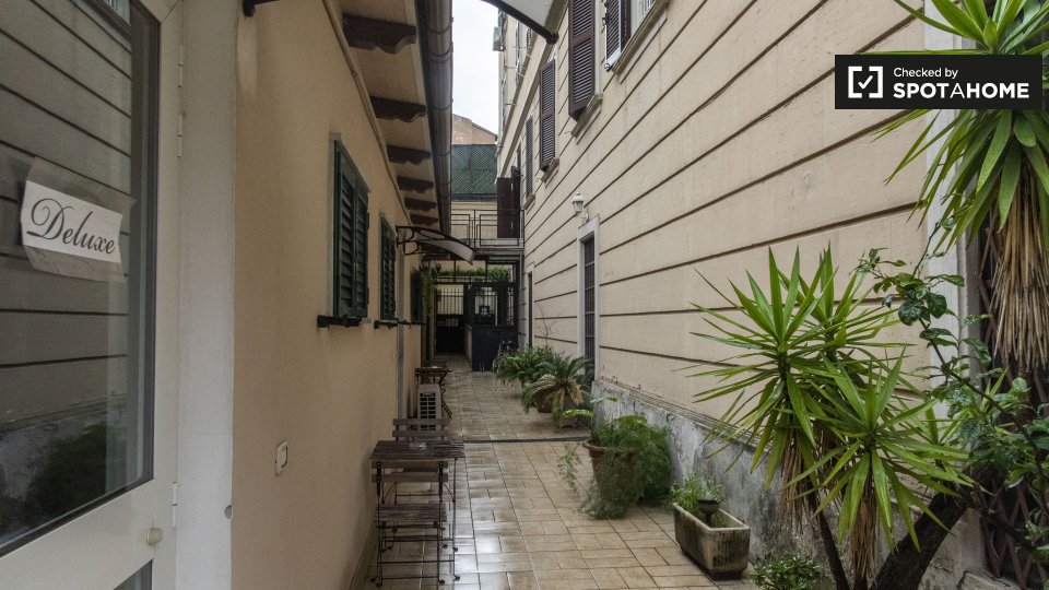 Immagine 17 di Ufficio in affitto  in Via Giuseppe Luigi Passalacqua a Roma