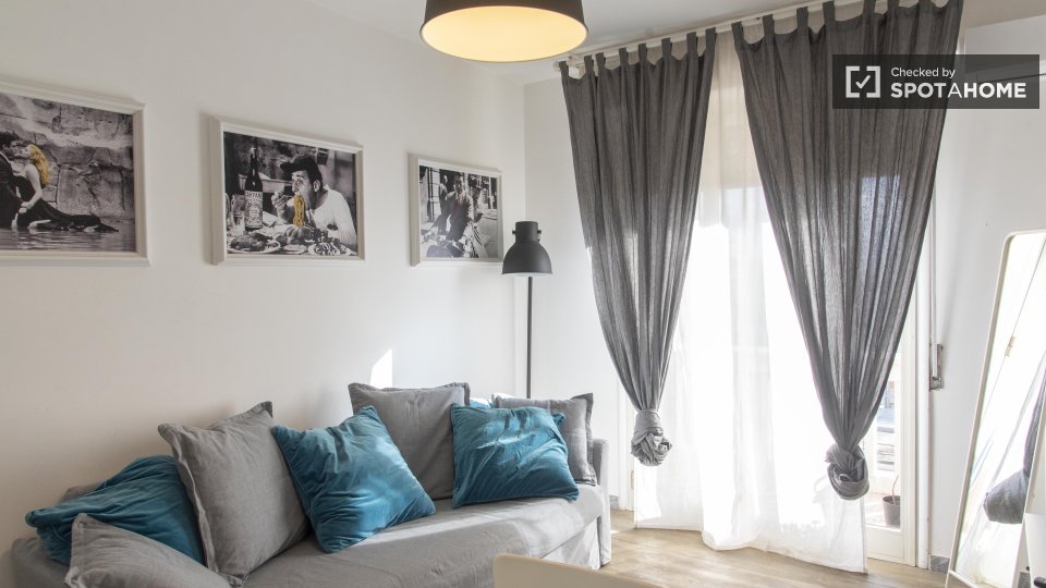 Immagine 17 di Appartamento in affitto  in Via Cesare Baronio a Roma