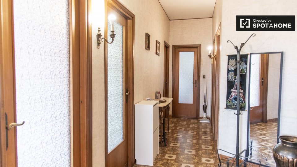 Immagine 17 di Camera condivisa in affitto  in Via Bartolomeo Colleoni a Roma