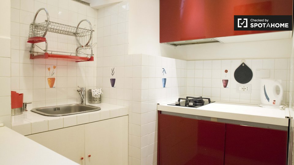 Immagine 6 di Ufficio in affitto  in Via Statilia a Roma