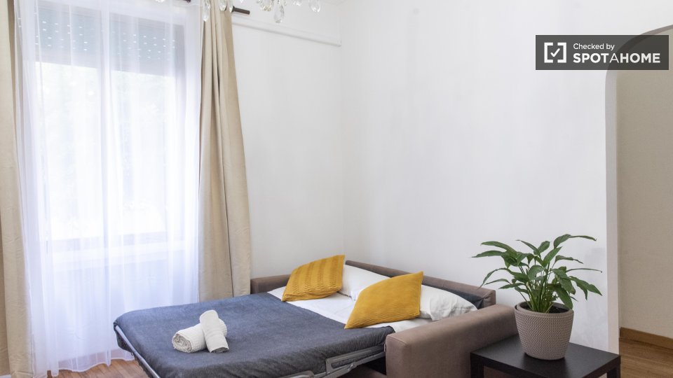 Immagine 14 di Appartamento in affitto  in Via Giovanni Antonelli a Roma