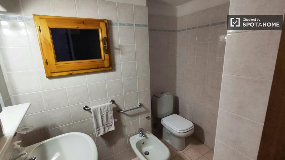 Immagine 15 di Camera condivisa in affitto  in Via della Colonna a Firenze