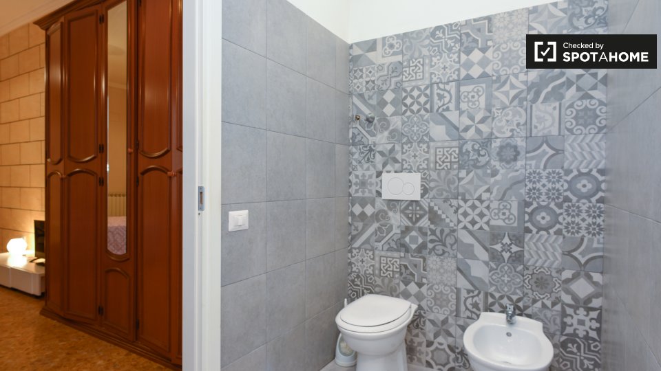 Immagine 9 di Ufficio in affitto  in Via Napoleone III a Roma