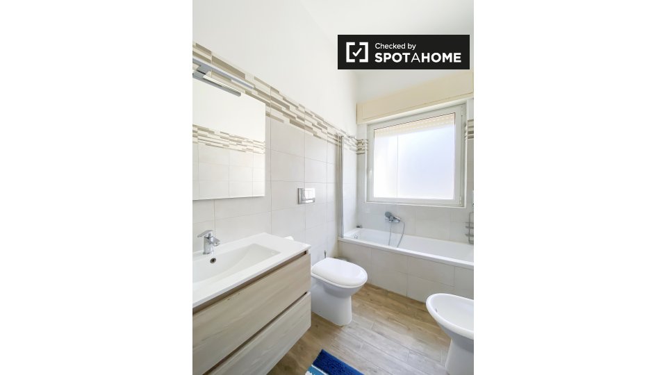 Immagine 15 di Appartamento in affitto  in Via Filippo Chiappini a Roma