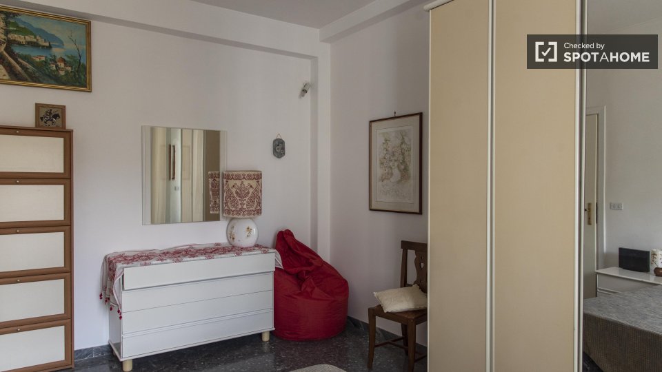 Immagine 16 di Appartamento in affitto  in Via Gian Luca Squarcialupo a Roma