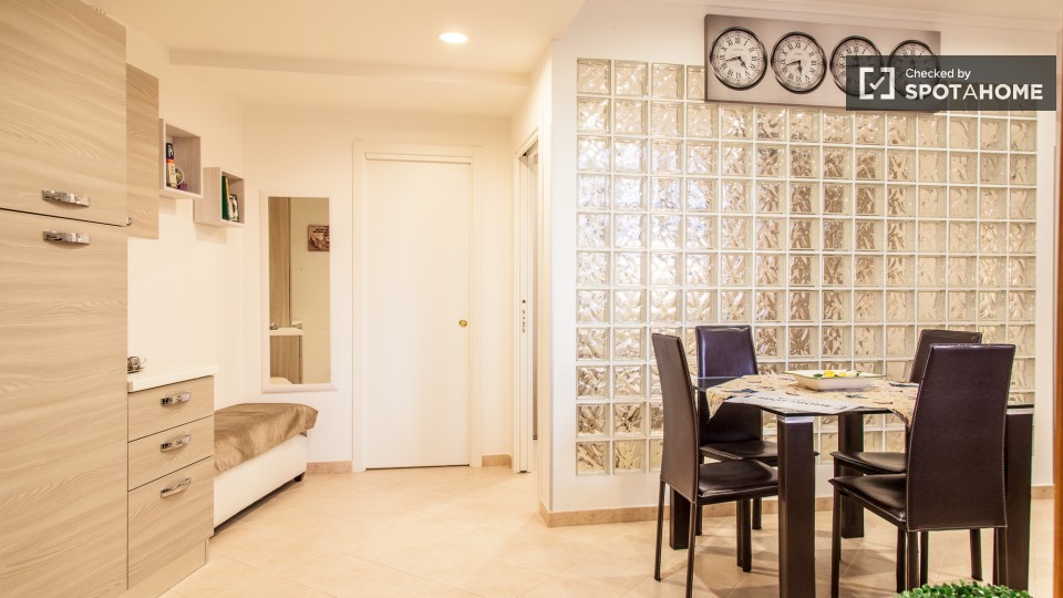 Immagine 2 di Appartamento in affitto  in Via della Pisana a Roma