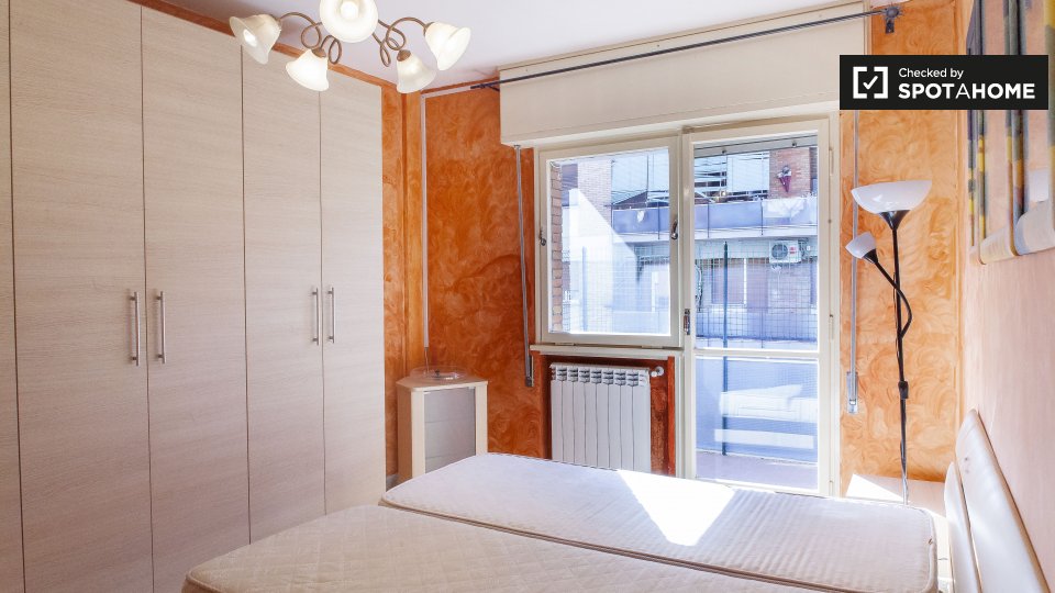 Immagine 1 di Appartamento in affitto  in Via Marco Valerio Corvo, 00174 Roma RM, Italy a Roma