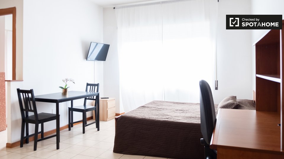 Immagine 2 di Ufficio in affitto  in Viale della Venezia Giulia a Roma