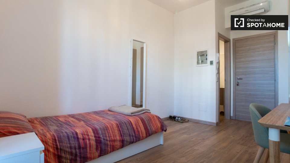 Immagine 3 di Camera condivisa in affitto  in Via Risorgimento, 11, 20093 Cologno Monzese MI, Italy a Cologno Monzese