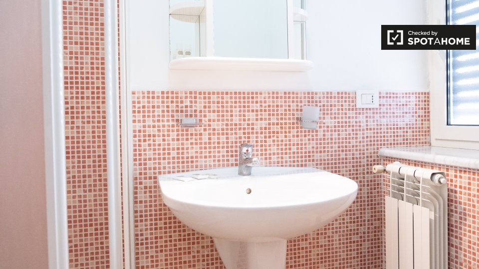 Immagine 14 di Ufficio in affitto  in Viale della Venezia Giulia a Roma