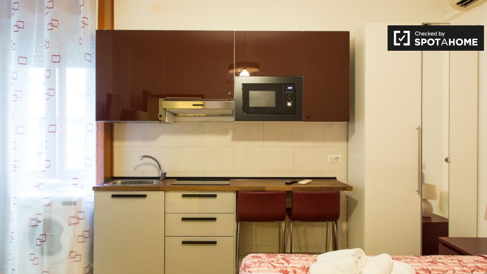 Immagine 2 di Ufficio in affitto  in Via Giovanni Battista Pergolesi a Milano