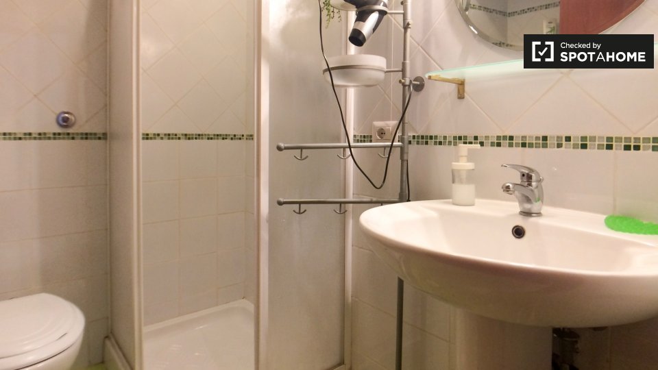 Immagine 9 di Appartamento in affitto  in Via Ostiense a Roma