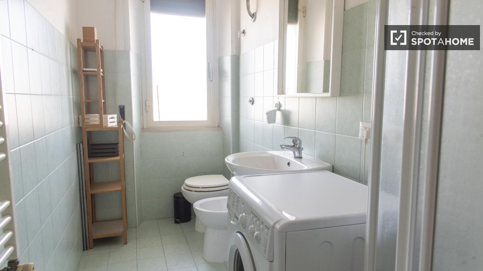 Immagine 4 di Appartamento in affitto  in Via Cesare Baronio a Roma