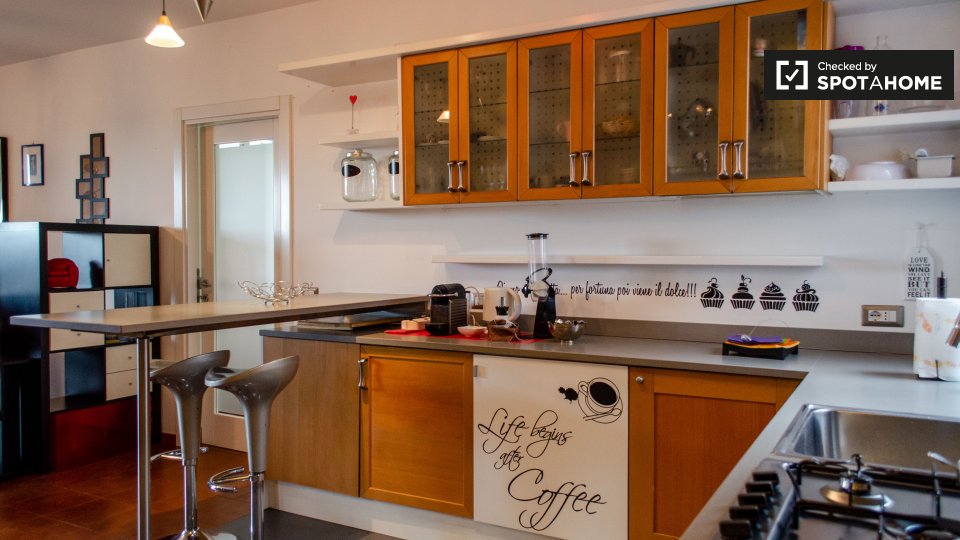 Immagine 16 di Camera condivisa in affitto  in Via Benedetto Croce, 00142 Roma RM, Italy a Roma