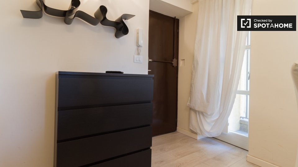 Immagine 5 di Ufficio in affitto  in Via della Rocca a Torino