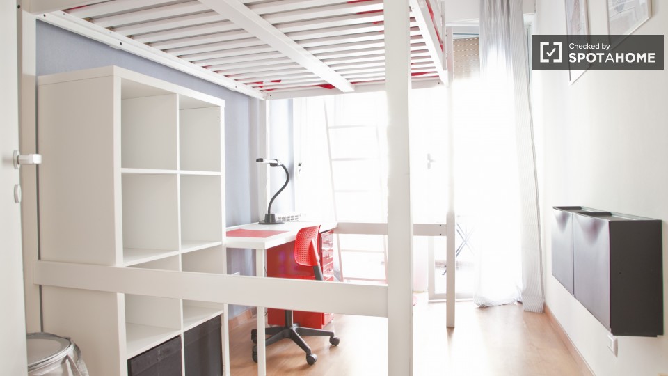 Immagine 13 di Camera condivisa in affitto  in Viale Libia a Roma