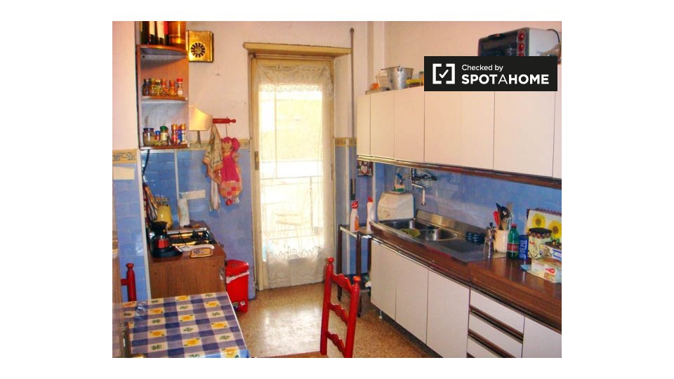 Immagine 10 di Camera condivisa in affitto  in Piazza San Giovanni Bosco a Roma