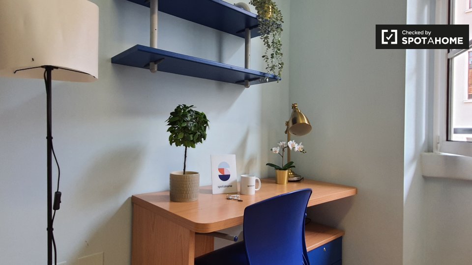 Immagine 5 di Camera condivisa in affitto  in Via Anton Giulio Barrili a Milano