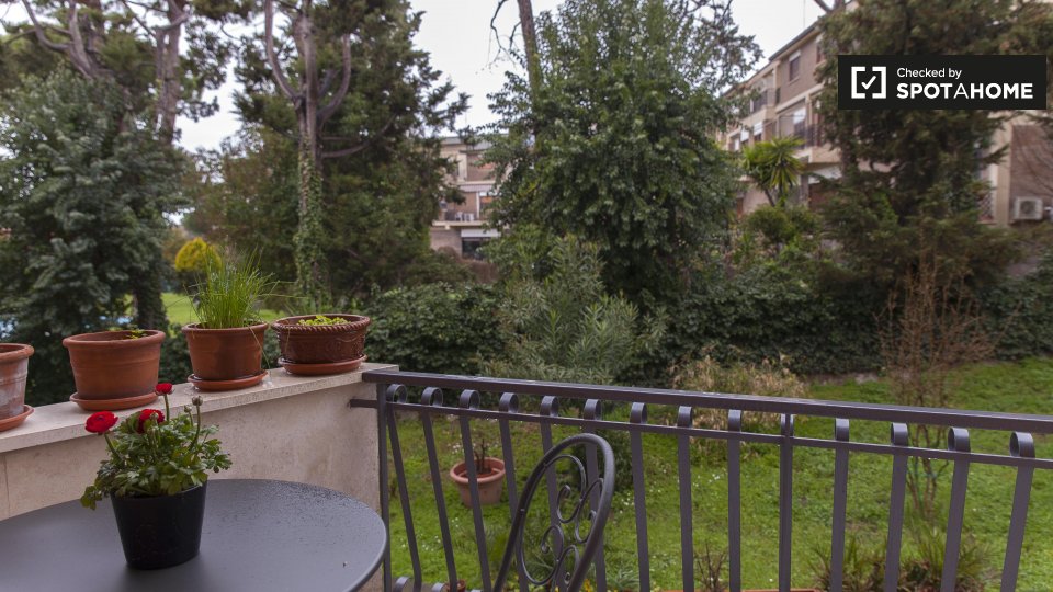 Immagine 13 di Camera condivisa in affitto  in Via Anite di Tegea a Roma