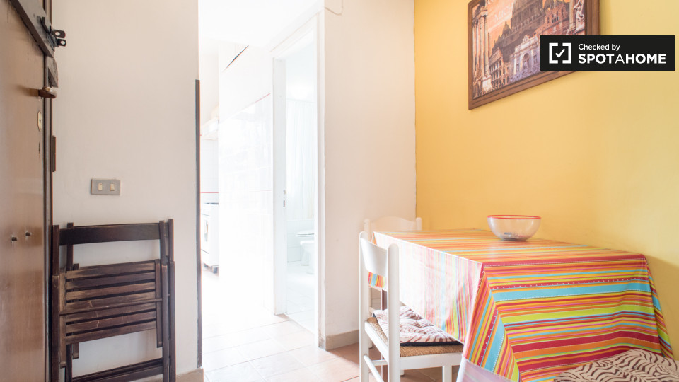 Immagine 6 di Appartamento in affitto  in Via Dacia a Roma