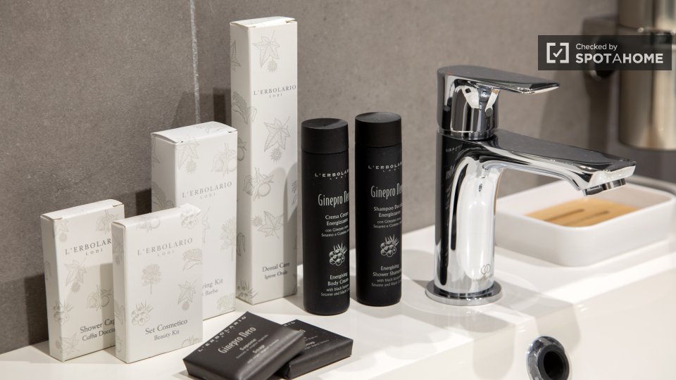 Immagine 17 di Ufficio in affitto  in Via Prenestina a Roma