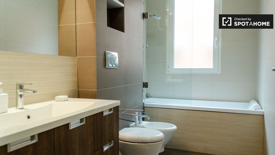 Immagine 18 di Camera condivisa in affitto  in Via Benedetto Croce, 00142 Roma RM, Italy a Roma