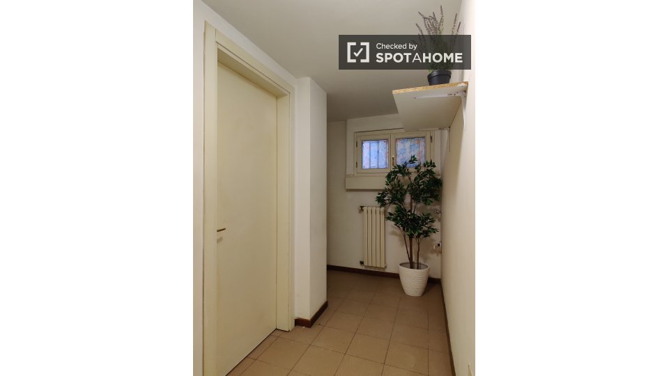 Immagine 17 di Camera condivisa in affitto  in Via Anton Giulio Barrili a Milano